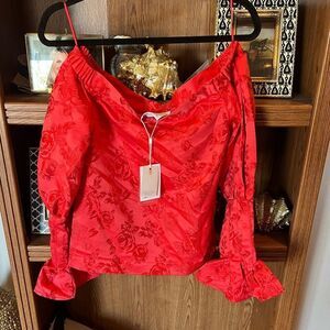 NWT C/MEO LEVITY RED TOP